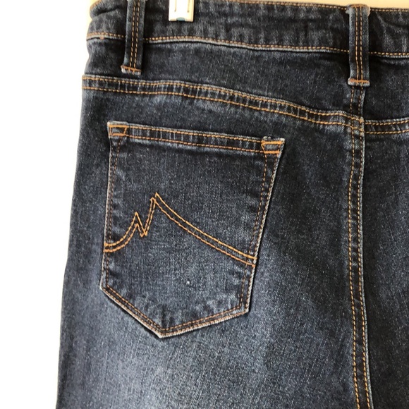 NWOT Max Jeans Capri Jeans Sz 12 Dark Wash - Picture 4 of 9